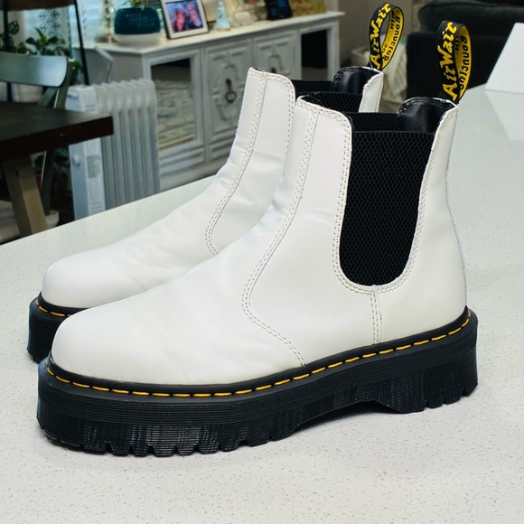 Dr. Martens 2976 Quad White Platform Chelsea Boots Size 10 Women’s EUC - Picture 5 of 9